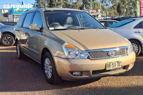 Gold 2011 Kia Carnival Wagon S