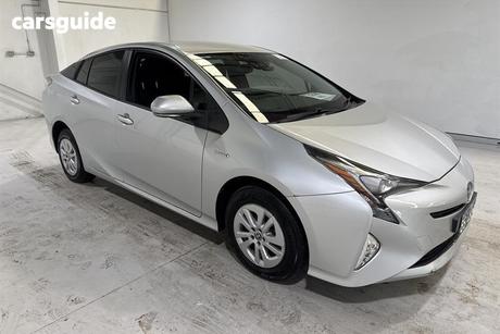 Silver 2016 Toyota Prius Hatchback Hybrid