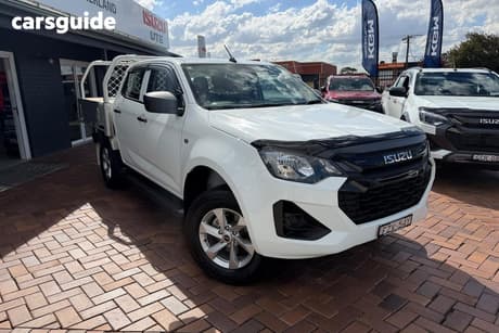 White 2025 Isuzu D-MAX Crew Cab Chassis Sx (4X4)