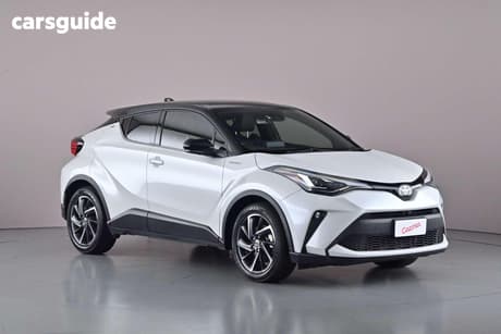 White 2022 Toyota C-HR Wagon Koba (2Wd) Two Tone