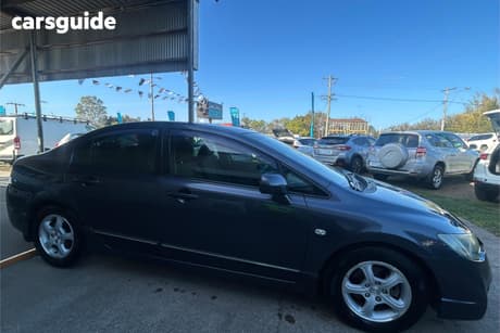 Grey 2010 Honda Civic Sedan Vti Le