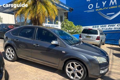Grey 2006 Ford Focus Hatchback Lx