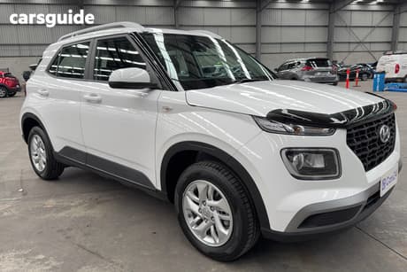 White 2025 Hyundai Venue Wagon