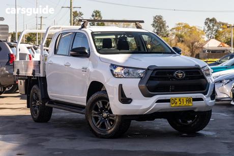 White 2022 Toyota Hilux Double Cab Chassis Sr (4X4)