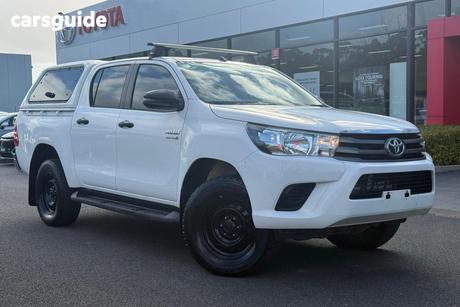 White 2017 Toyota Hilux Dual Cab Utility Sr (4X4)