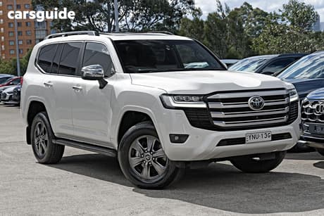 White 2023 Toyota Landcruiser Wagon Lc300 Sahara (4X4)