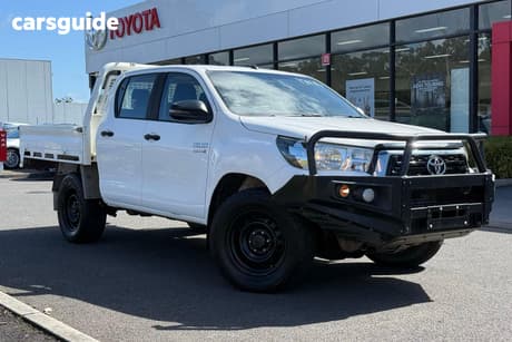 White 2019 Toyota Hilux Double Cab Chassis Sr (4X4)