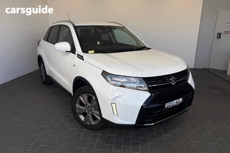 White 2026 Suzuki Vitara Wagon Turbo Hybrid