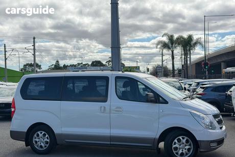 White 2014 Hyundai Imax Wagon