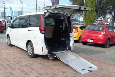 2016 Toyota Noah