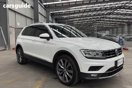 White 2017 Volkswagen Tiguan Wagon 162 Tsi Sportline