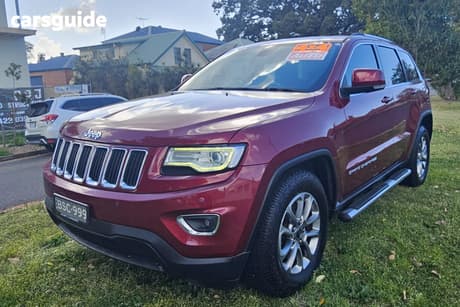 Red 2013 Jeep Grand Cherokee Wagon Laredo (4X4)