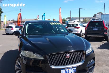 Black 2016 Jaguar F-Pace Wagon 20D Prestige