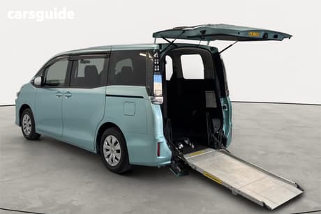 Green 2014 Toyota Voxy Commercial X WELCAB