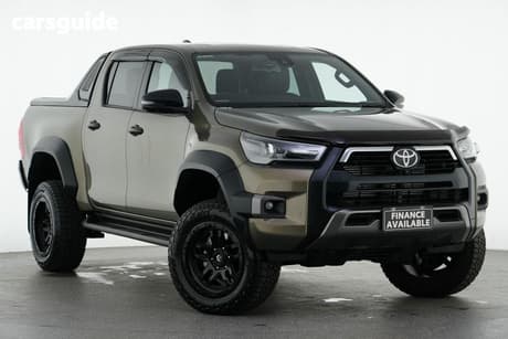 Bronze 2023 Toyota Hilux Double Cab Pick Up Rogue (4X4)