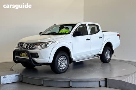 White 2015 Mitsubishi Triton Cab Chassis Glx (4X4)
