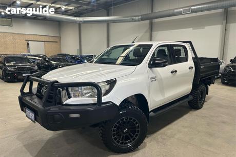 White 2019 Toyota Hilux Double Cab Chassis Sr (4X4)