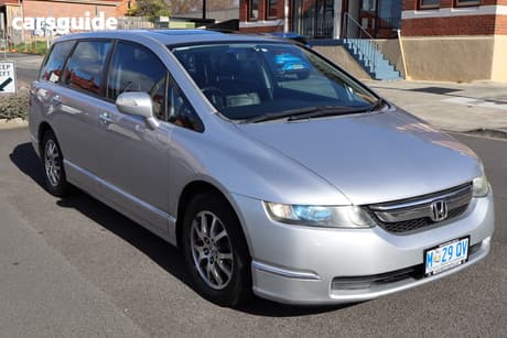 Silver 2006 Honda Odyssey Wagon Luxury