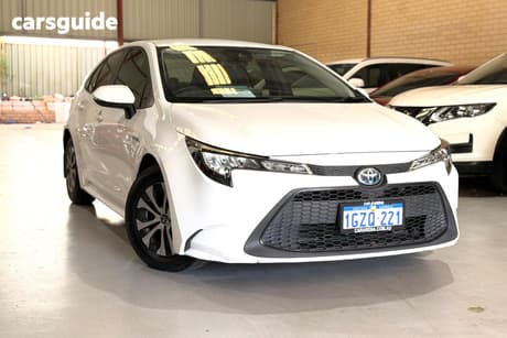 White 2020 Toyota Corolla Sedan Ascent Sport (Hybrid)