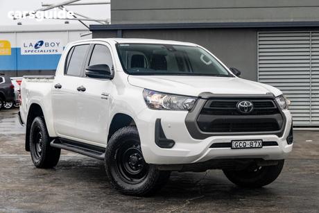 White 2022 Toyota Hilux Double Cab Pick Up Sr (4X4)