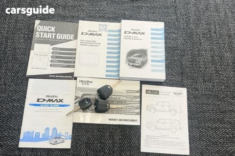 White 2023 Isuzu D-MAX Crew Cab Utility Sx (4X4)