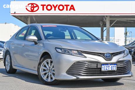 Silver 2020 Toyota Camry Sedan Ascent