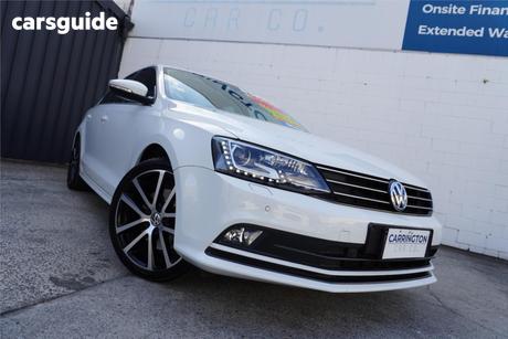White 2015 Volkswagen Jetta Sedan 155 Tsi Highline Sport