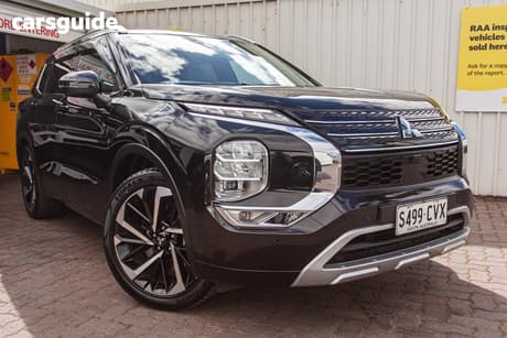 Black 2023 Mitsubishi Outlander Wagon Exceed 7 Seat (Awd)