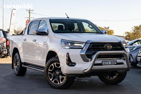 White 2021 Toyota Hilux Double Cab Pick Up Sr5 (4X4)