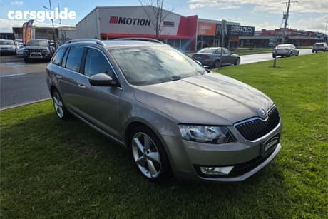 Beige 2015 Skoda Octavia Wagon 110 Tsi Style