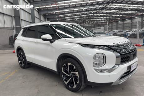 White 2022 Mitsubishi Outlander Wagon Aspire 7 Seat (Awd)