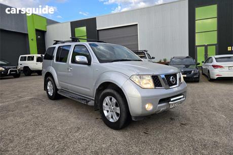 Silver 2006 Nissan Pathfinder Wagon St-L (4X4)