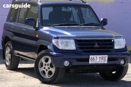 Blue 2001 Mitsubishi Pajero Wagon Io Zr (4X4)