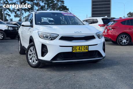 White 2022 Kia Stonic Wagon S