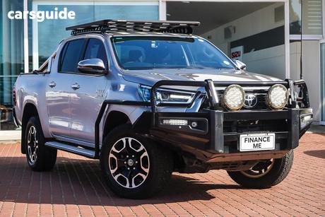 Silver 2022 Toyota Hilux Double Cab Pick Up Sr5 + Premium Interior (4X4)