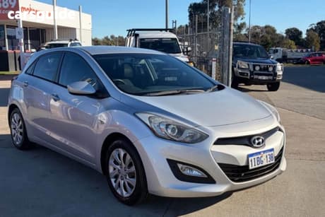 Silver 2012 Hyundai I30 Hatchback Active 1.6 Crdi