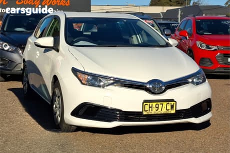 White 2016 Toyota Corolla Hatchback Ascent