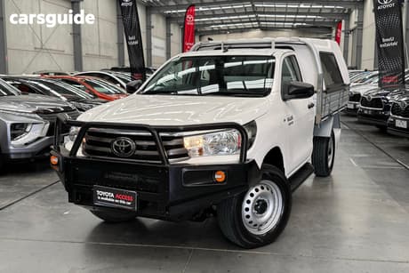 White 2019 Toyota Hilux Cab Chassis Sr (4X4)