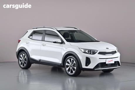 White 2021 Kia Stonic Wagon Sport