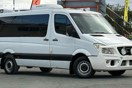 White 2007 Mercedes-Benz Sprinter Van 318Cdi Mwb