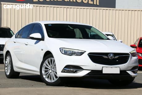 White 2018 Holden Calais Liftback