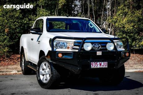 White 2016 Toyota Hilux X Cab Utility Sr (4X4)