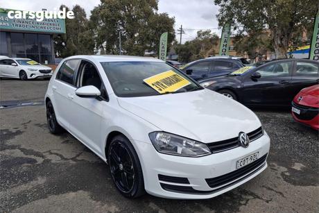 White 2013 Volkswagen Golf Hatchback 90 Tsi