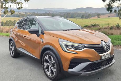 Orange 2022 Renault Captur Wagon R.S. Line