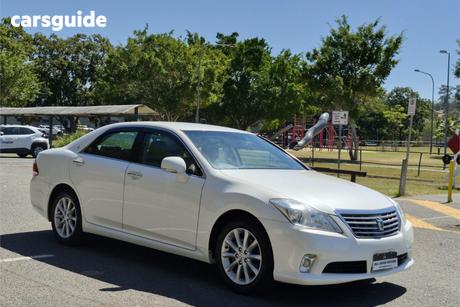 White 2010 Toyota Crown Sedan 3.0 ROYAL SALOON