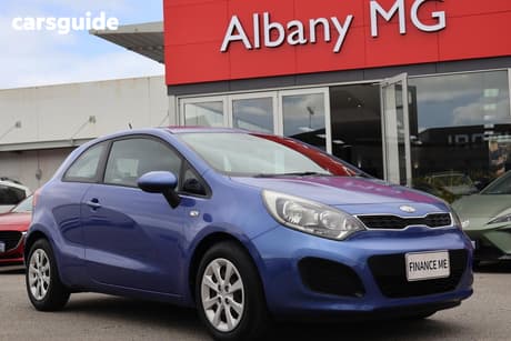 Blue 2013 Kia RIO Hatchback S