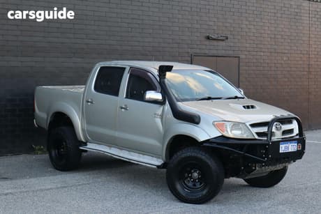 Silver 2007 Toyota Hilux Dual Cab Pick-up Sr5 (4X4)