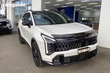 White 2026 Kia Sportage Wagon Gt-Line (Awd)