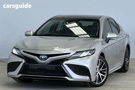 Silver 2024 Toyota Camry Sedan Sl Hybrid