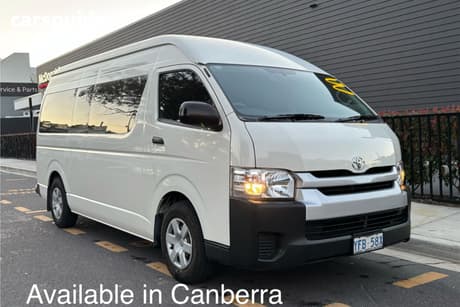 White 2016 Toyota HiAce Bus Commuter (12 Seats)
